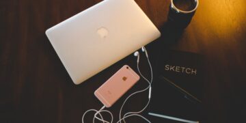 Folding Phones: The Next Display Revolution