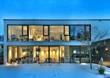 landscape photo of 2-storey house